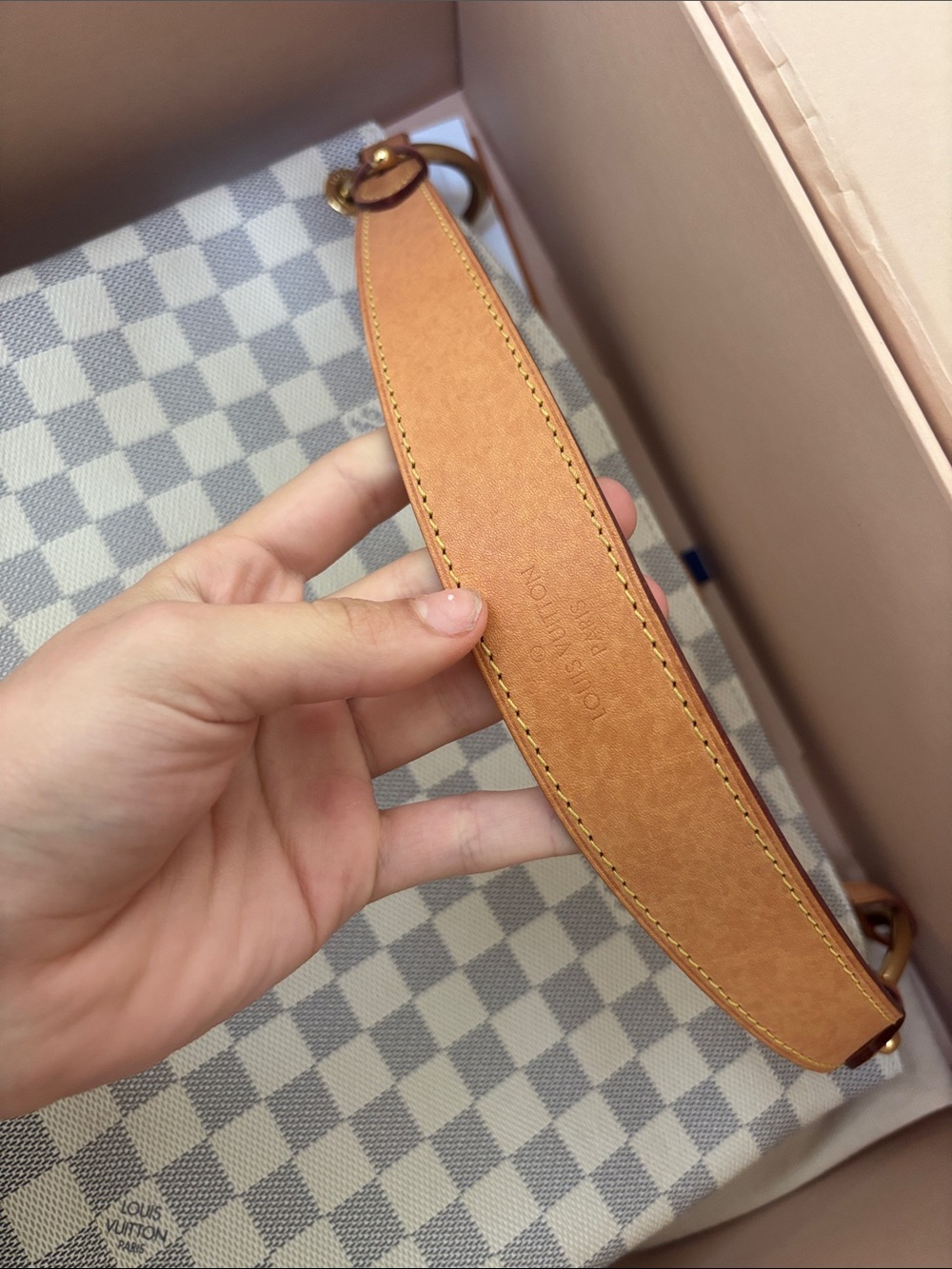 Louis Vuitton checkered tote bag - Picture 8 of 9
